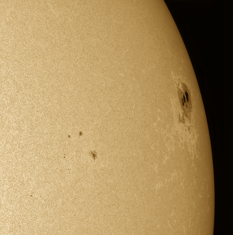 La zone active AR4079, le 10 mai 2025